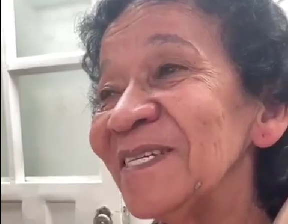 Madres sobrevivientes de guerra aprenden a meditar